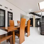 Reddoorz Syariah At Jalan Andalas Padang